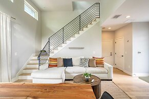 Private Pool, Firepit, Patio Steps to East Austin Dining, Music, Art, 