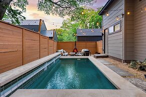 Private Pool, Firepit, Patio Steps to East Austin Dining, Music, Art, 