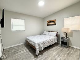 Pool Home in Seminole 5miles to Beach