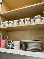 Fresh Renovated Pool Home w 5 Bedrooms Near Beach