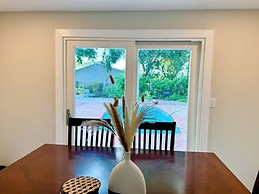 Fresh Renovated Pool Home w 5 Bedrooms Near Beach