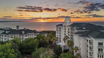 Serene Studio at Sandestin Pool, Hot Tub, Beach Shuttle, Walk to Bayto