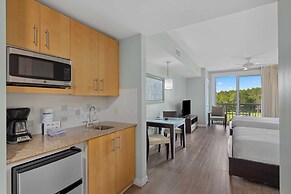 Serene Studio at Sandestin Pool, Hot Tub, Beach Shuttle, Walk to Bayto