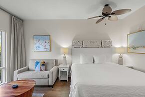 Resort Condo Steps to Beach Pool, Hot Tub, Tennis, Golf Sandestin, Mir