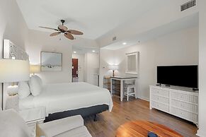 Resort Condo Steps to Beach Pool, Hot Tub, Tennis, Golf Sandestin, Mir