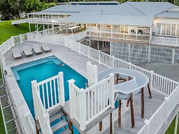 Hamptons White House
