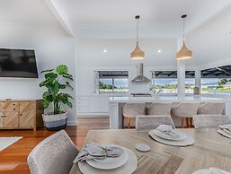 Hamptons White House