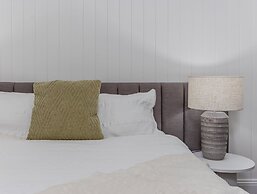 Hamptons White House