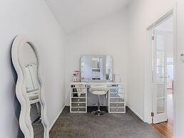 Hamptons White House