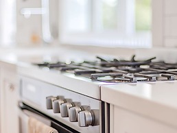 Hamptons White House