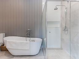 Hamptons White House