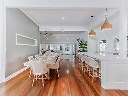 Hamptons White House