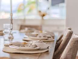 Hamptons White House