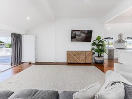 Hamptons White House