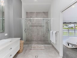 Hamptons White House