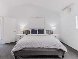 Hamptons White House