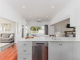 Hamptons White House