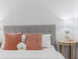 Hamptons White House