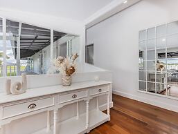 Hamptons White House