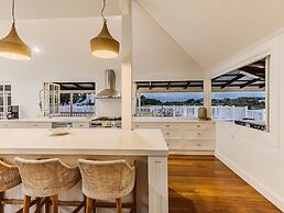 Hamptons White House