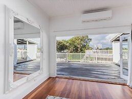 Hamptons White House