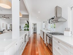 Hamptons White House