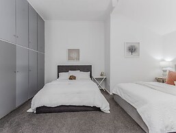 Hamptons White House