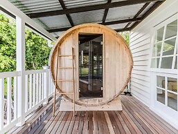 Hamptons White House