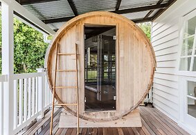 Hamptons White House