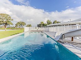 Hamptons White House