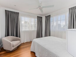 Hamptons White House