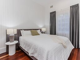 Hamptons White House