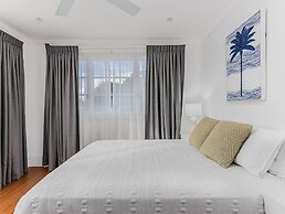 Hamptons White House