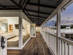 Hamptons White House