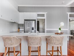 Hamptons White House