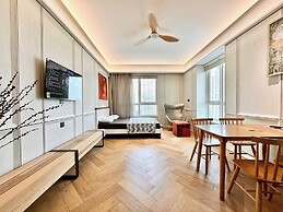 free pool the manor luxury condotel