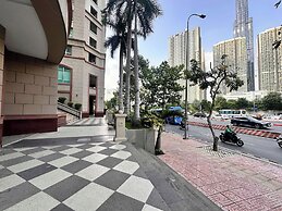 free pool the manor luxury condotel