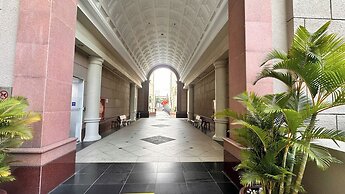 free pool the manor luxury condotel