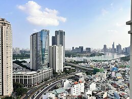 free pool the manor luxury condotel