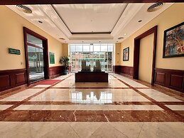 free pool the manor luxury condotel