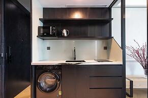 free pool the manor luxury condotel