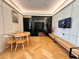 free pool the manor luxury condotel