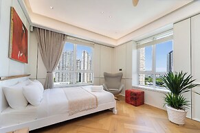 free pool the manor luxury condotel