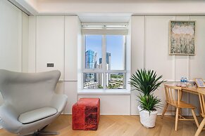 free pool the manor luxury condotel