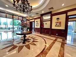 free pool the manor luxury condotel