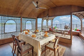 Kumarakom Lake Resort Houseboats
