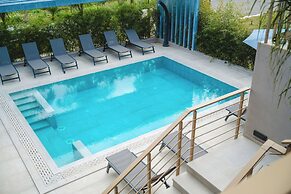 Grand Kourouta Pool Apartments