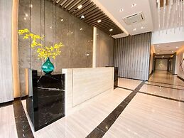 Uptown Parksuites Tower Two