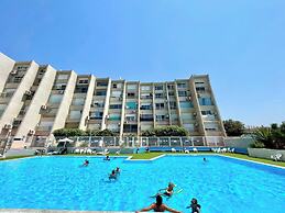 Gugel Waves Apartments
