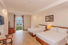 Seavitel Beach Hotel Da Nang